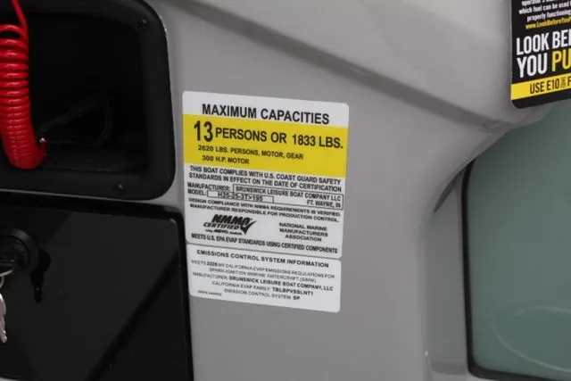 Slide: The Image of Harris Cruiser 250 SL 2026 - 24