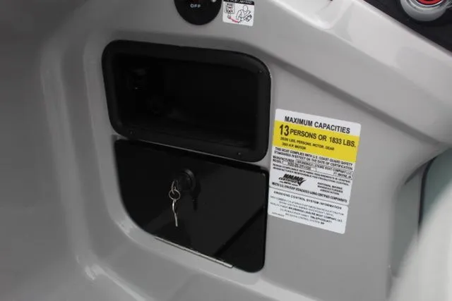 Slide: The Image of Harris Cruiser 250 SL 2026 - 25