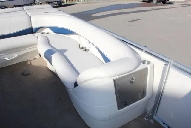 Slide: The Image of Harris 250 Royal Heritage 2007 - 11