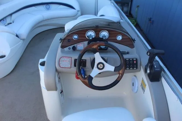 Slide: The Image of Harris 250 Royal Heritage 2007 - 14