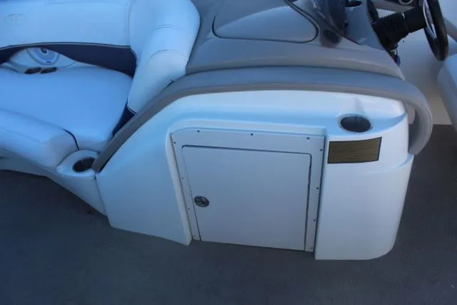 Slide: The Image of Harris 250 Royal Heritage 2007 - 17