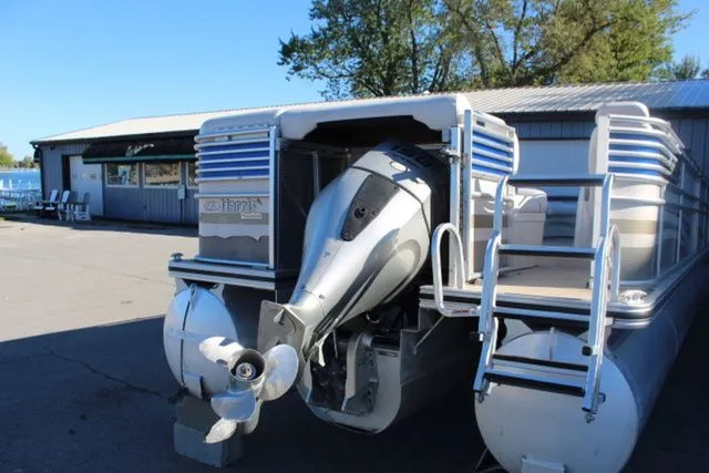 Slide: The Image of Harris 250 Royal Heritage 2007 - 3