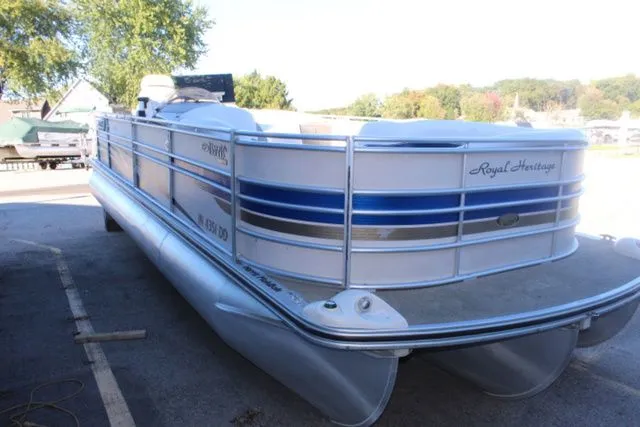 Slide: The Image of Harris 250 Royal Heritage 2007 - 5