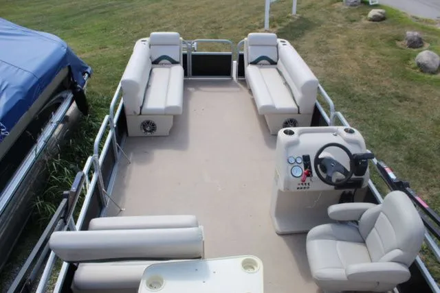 Slide: The Image of Harris Sunliner 220 1997 - 10