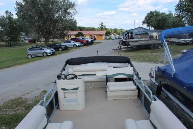 Slide: The Image of Harris Sunliner 220 1997 - 4