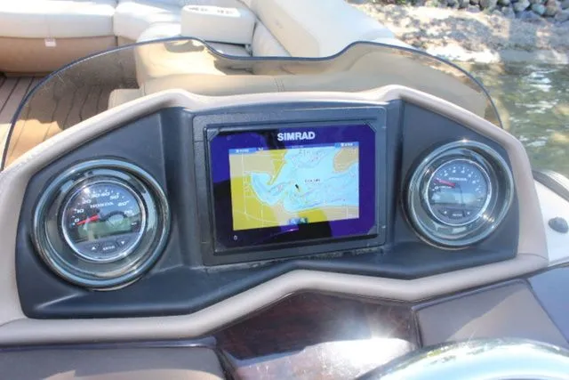 Slide: The Image of Coach Pontoons 250 RE Tripletoon 2017 - 21