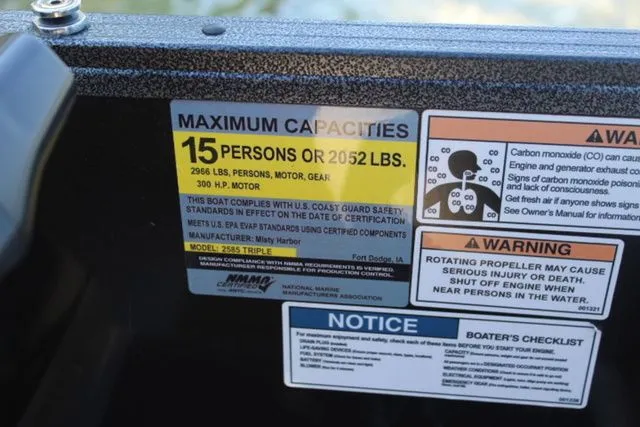 Slide: The Image of Coach Pontoons 250 RE Tripletoon 2017 - 23