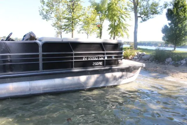 Slide: The Image of Coach Pontoons 250 RE Tripletoon 2017 - 3