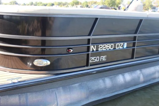 Slide: The Image of Coach Pontoons 250 RE Tripletoon 2017 - 8