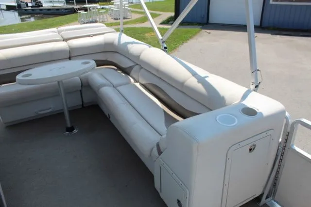 Slide: The Image of Harris Sunliner 220 2005 - 12