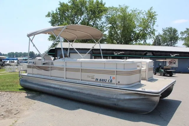 Slide: The Image of Harris Sunliner 220 2005 - 5