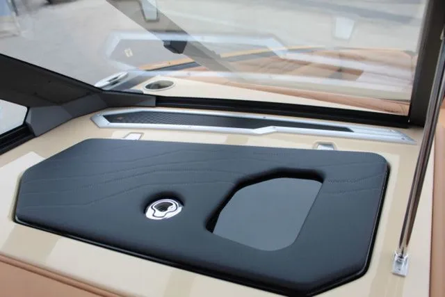 Slide: The Image of Nautique Super Air Nautique G23 2025 - 19