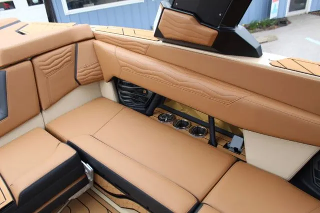 Slide: The Image of Nautique Super Air Nautique G23 2025 - 26