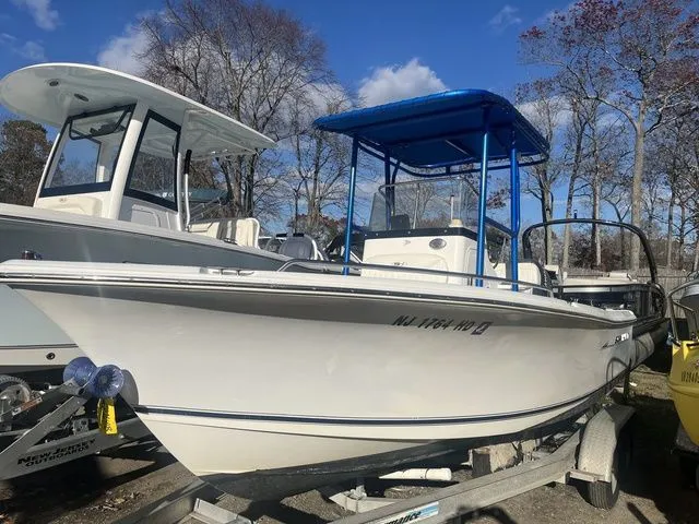 The Image of Sea Hunt Triton 202 2011 - 1