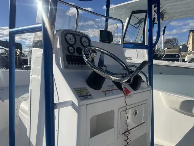 Slide: The Image of Sea Hunt Triton 202 2011 - 6