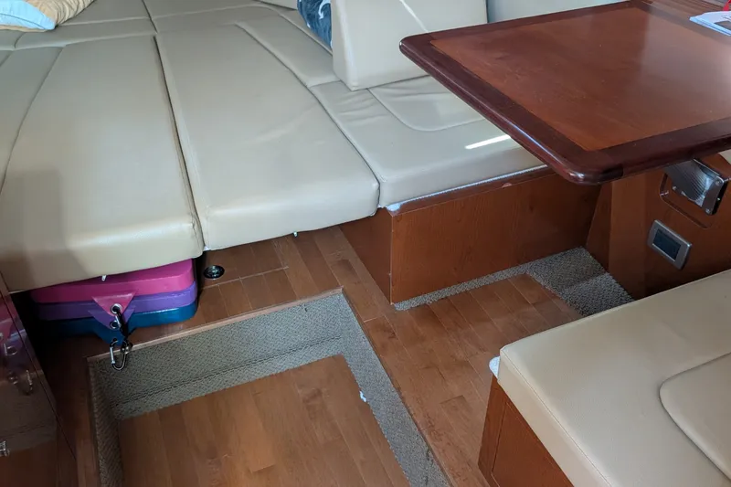 Slide: The Image of Sea Ray 310 SUNDANCER 2012 - 11