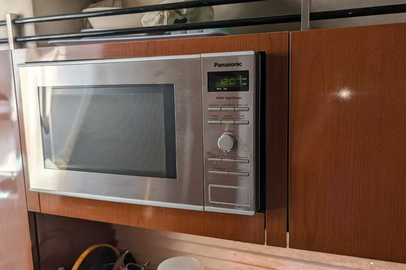 Slide: The Image of Sea Ray 310 SUNDANCER 2012 - 15