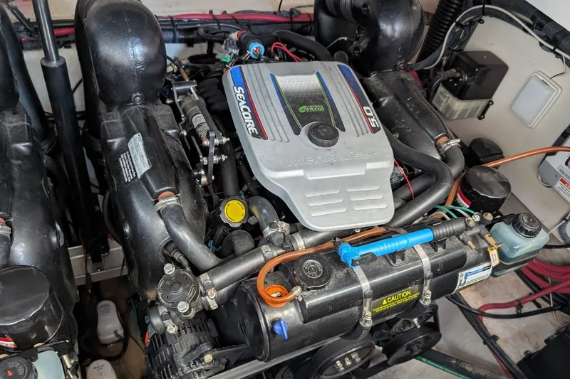 Slide: The Image of Sea Ray 310 SUNDANCER 2012 - 20