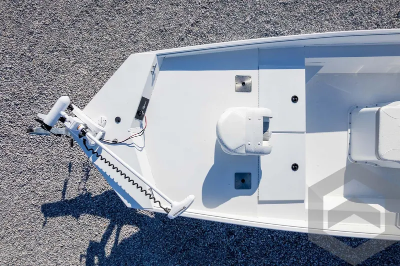 Slide: The Image of Top view of 2026 G3 Bay 20 boat deck with trolling motor. - 41