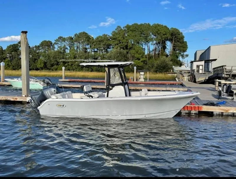 Slide: The Image of Sea Hunt Ultra 229 CC 2022 - 2