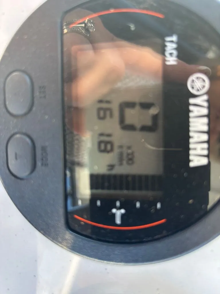 Slide: The Image of Sea Hunt Ultra 229 CC 2022 - 22