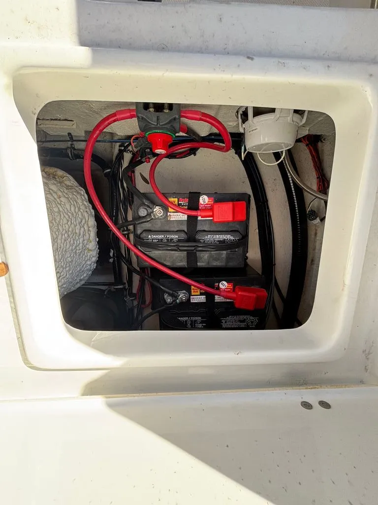 Slide: The Image of Sea Hunt Ultra 229 CC 2022 - 24