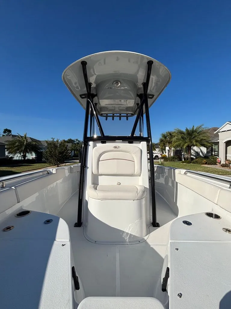 Slide: The Image of Sea Hunt Ultra 229 CC 2022 - 26