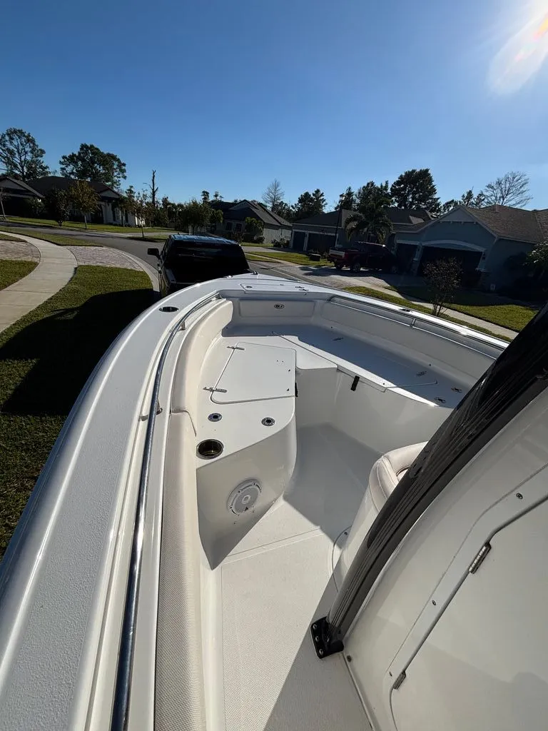 Slide: The Image of Sea Hunt Ultra 229 CC 2022 - 27