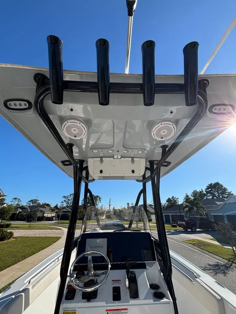 Slide: The Image of Sea Hunt Ultra 229 CC 2022 - 28