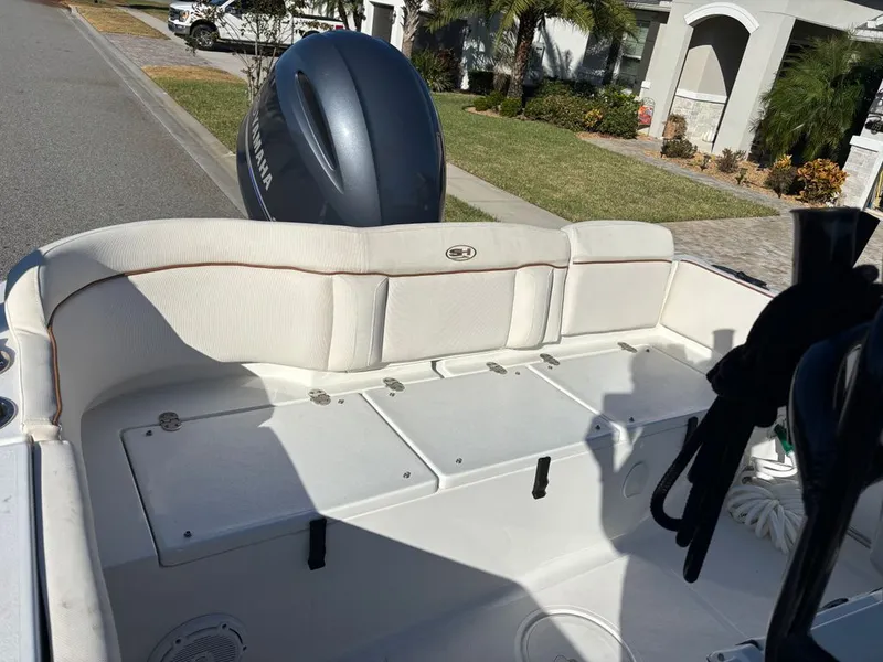 Slide: The Image of Sea Hunt Ultra 229 CC 2022 - 29