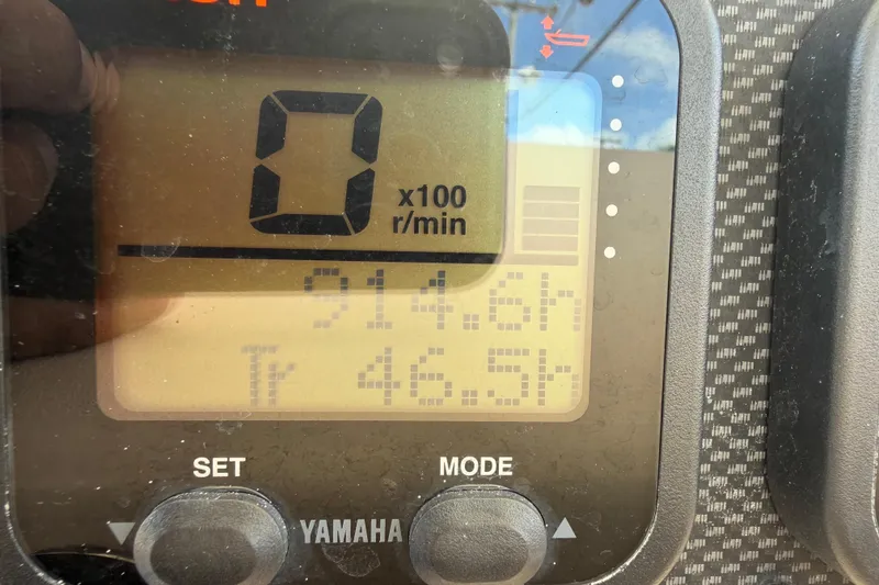 Slide: The Image of Yamaha display on 2007 Grady-White Bimini 306 showing engine hours and RPM. - 31