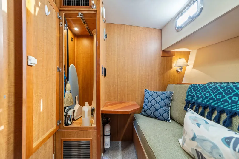 Slide: The Image of Mainship 43 Sedan Trawler 2007 - 15