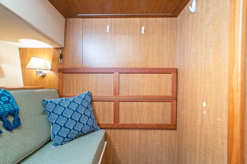 Slide: The Image of Mainship 43 Sedan Trawler 2007 - 16