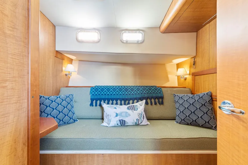 Slide: The Image of Mainship 43 Sedan Trawler 2007 - 17