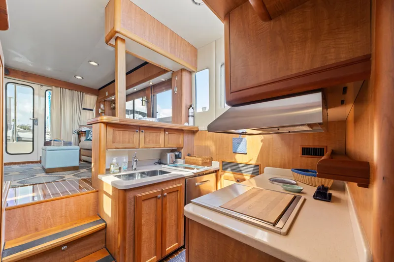 Slide: The Image of Mainship 43 Sedan Trawler 2007 - 24