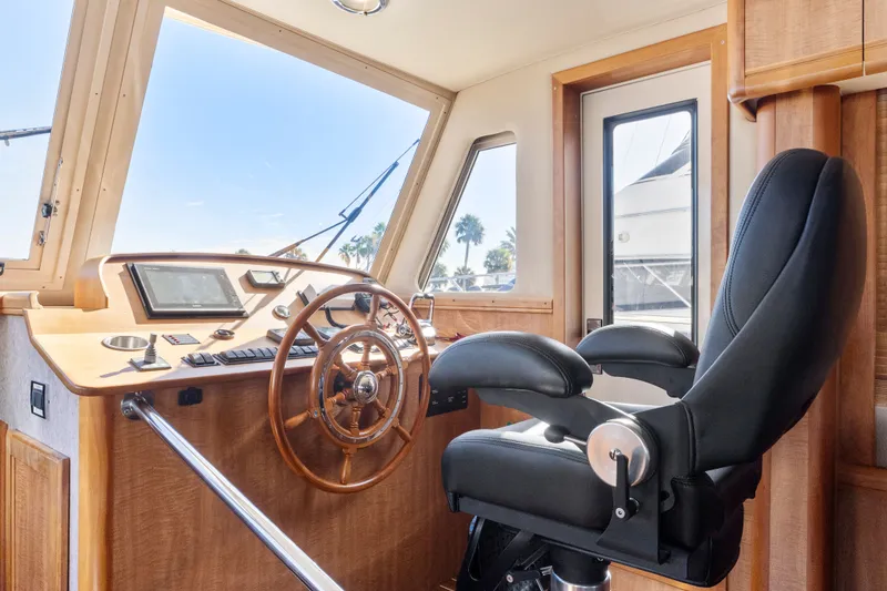 Slide: The Image of Mainship 43 Sedan Trawler 2007 - 31