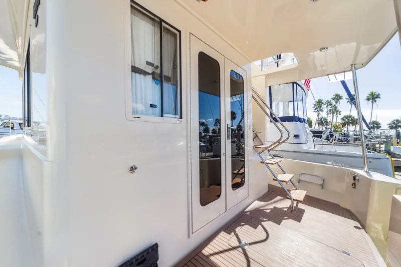 Slide: The Image of Mainship 43 Sedan Trawler 2007 - 51