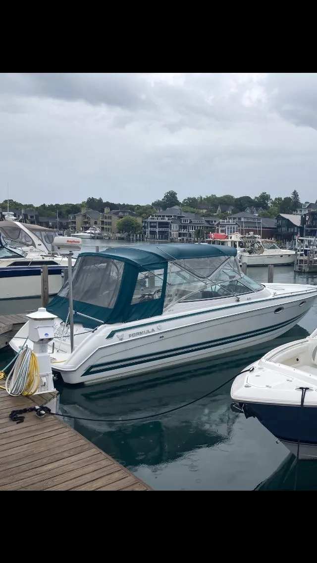 Slide: The Image of 1998 Formula 330 Sun Sport 2 - 2