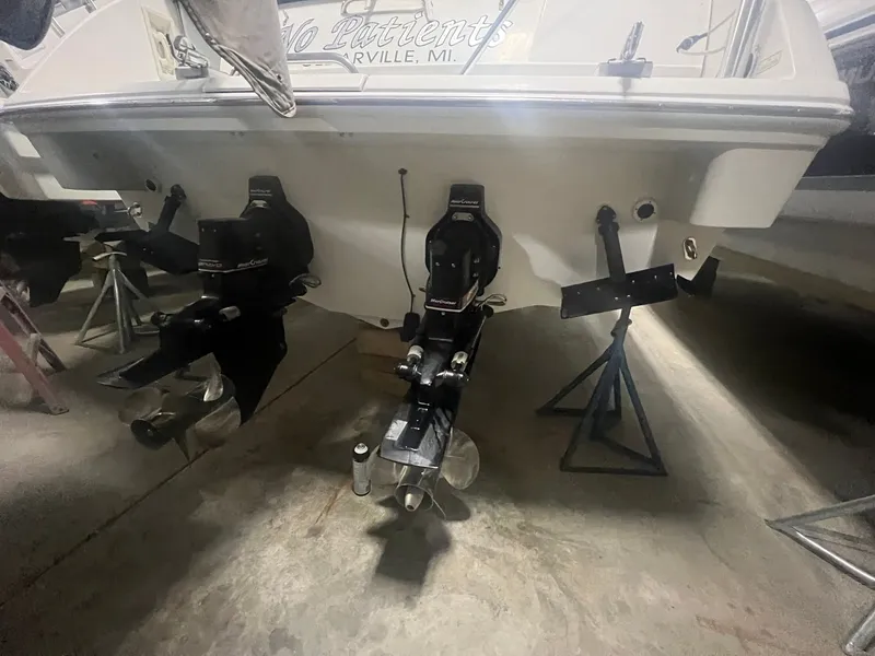 Slide: The Image of 1998 Formula 330 Sun Sport 8 - 8