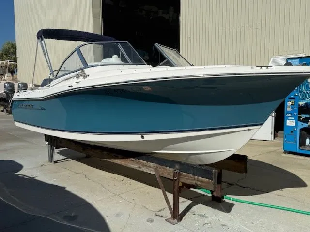 The Image of Sea Hunt Escape 207 LE 2011 - 0
