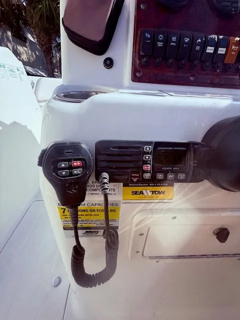 Slide: The Image of Sea Hunt Escape 207 LE 2011 - 16