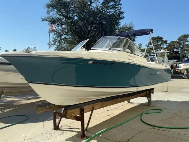 Slide: The Image of Sea Hunt Escape 207 LE 2011 - 2