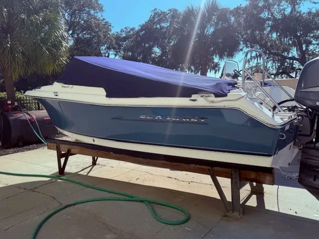 Slide: The Image of Sea Hunt Escape 207 LE 2011 - 5