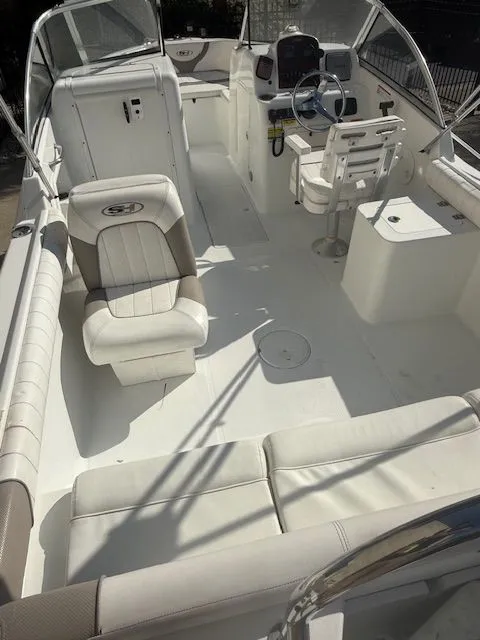 Slide: The Image of Sea Hunt Escape 207 LE 2011 - 6