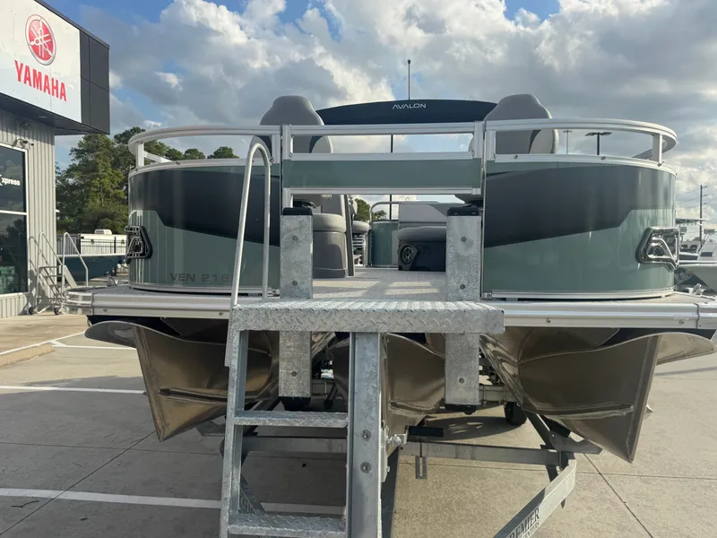 Slide: The Image of Avalon Venture 85 Quad Fish - 21' 2026 - 10