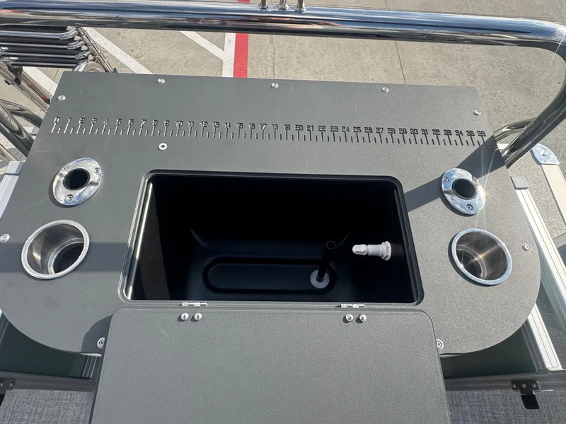 Slide: The Image of Avalon Venture 85 Quad Fish - 21' 2026 - 21