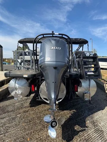 Slide: The Image of Godfrey Monaco 235 SFL Tritoon - Yamaha 300 2026 - 15