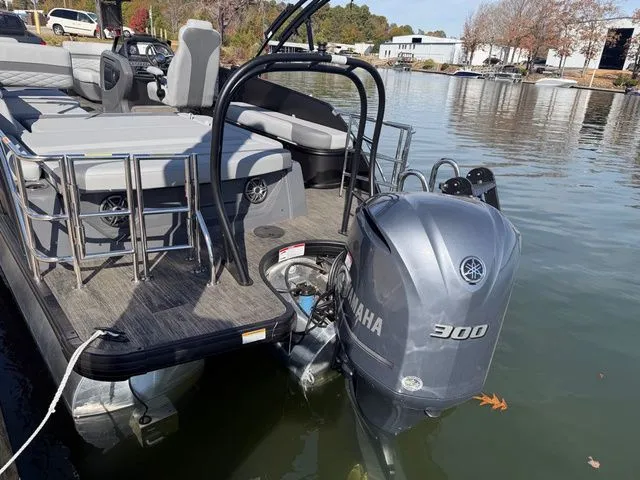 Slide: The Image of Godfrey Monaco 235 SFL Tritoon - Yamaha 300 2026 - 3