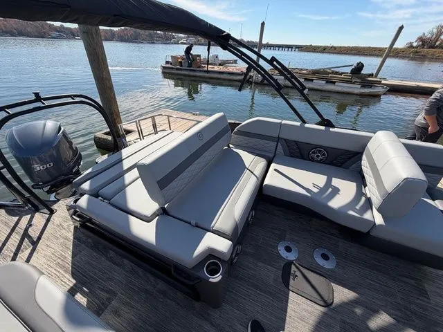 Slide: The Image of Godfrey Monaco 235 SFL Tritoon - Yamaha 300 2026 - 5