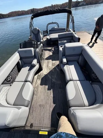 Slide: The Image of Godfrey Monaco 235 SFL Tritoon - Yamaha 300 2026 - 8